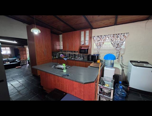 2.10HA SMALLHOLDING FOR SALE IN WATERKLOOF AH